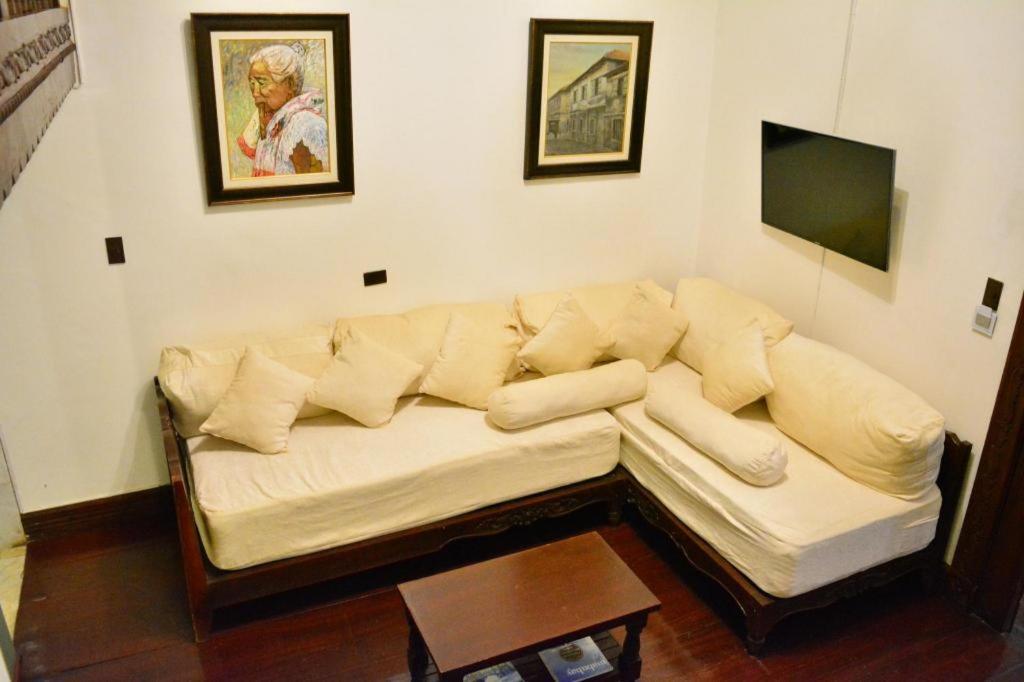 Hotel Luna Vigan Bagian luar foto